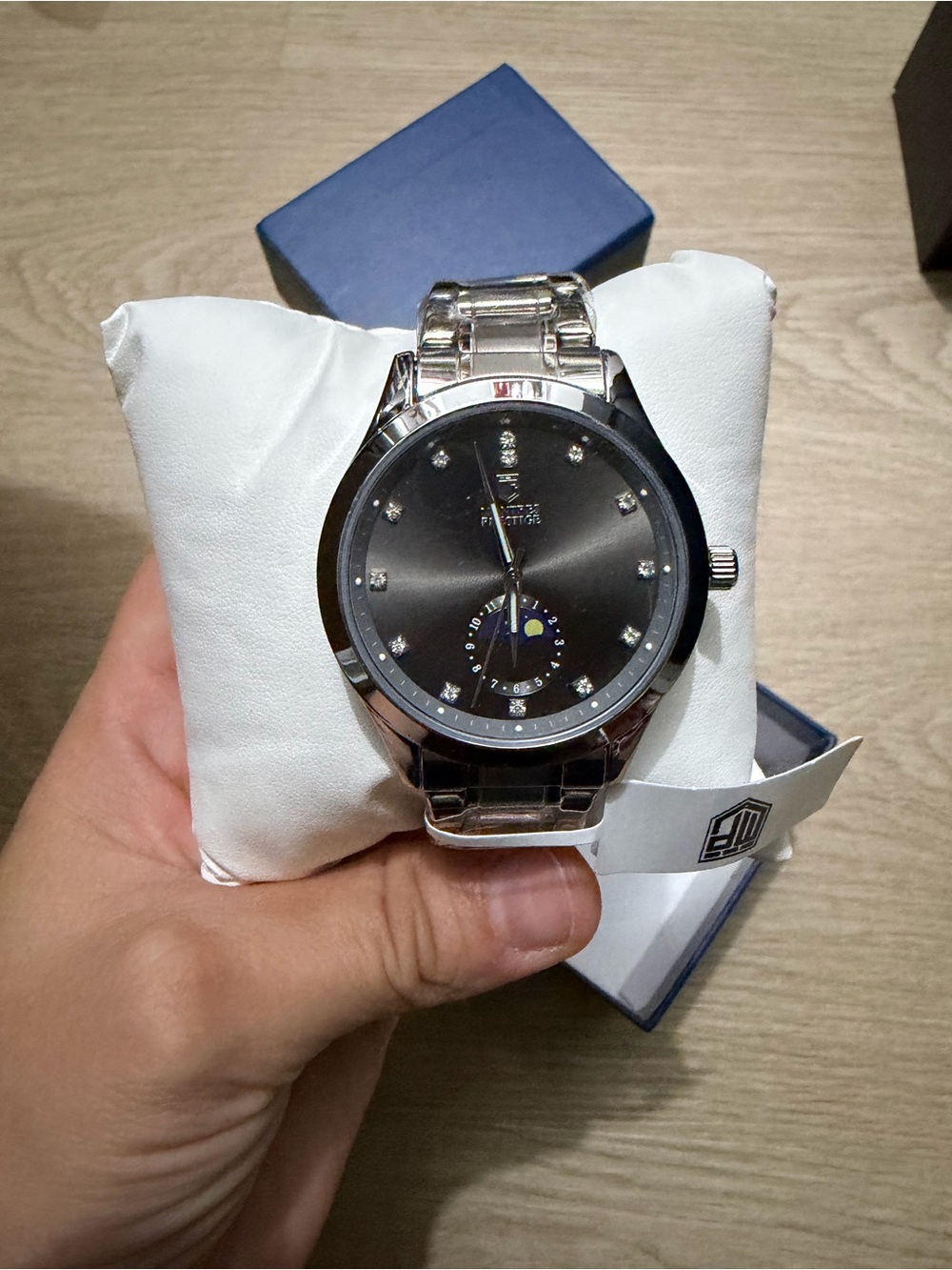 Men’s invicta Montres prestige 42mm silver tone case grey metal dial